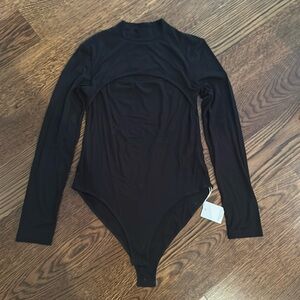 MANGOPOP Women Mock Neck Cutout Front Bodysuit Long Sleeve Turtle Neck Body Suit